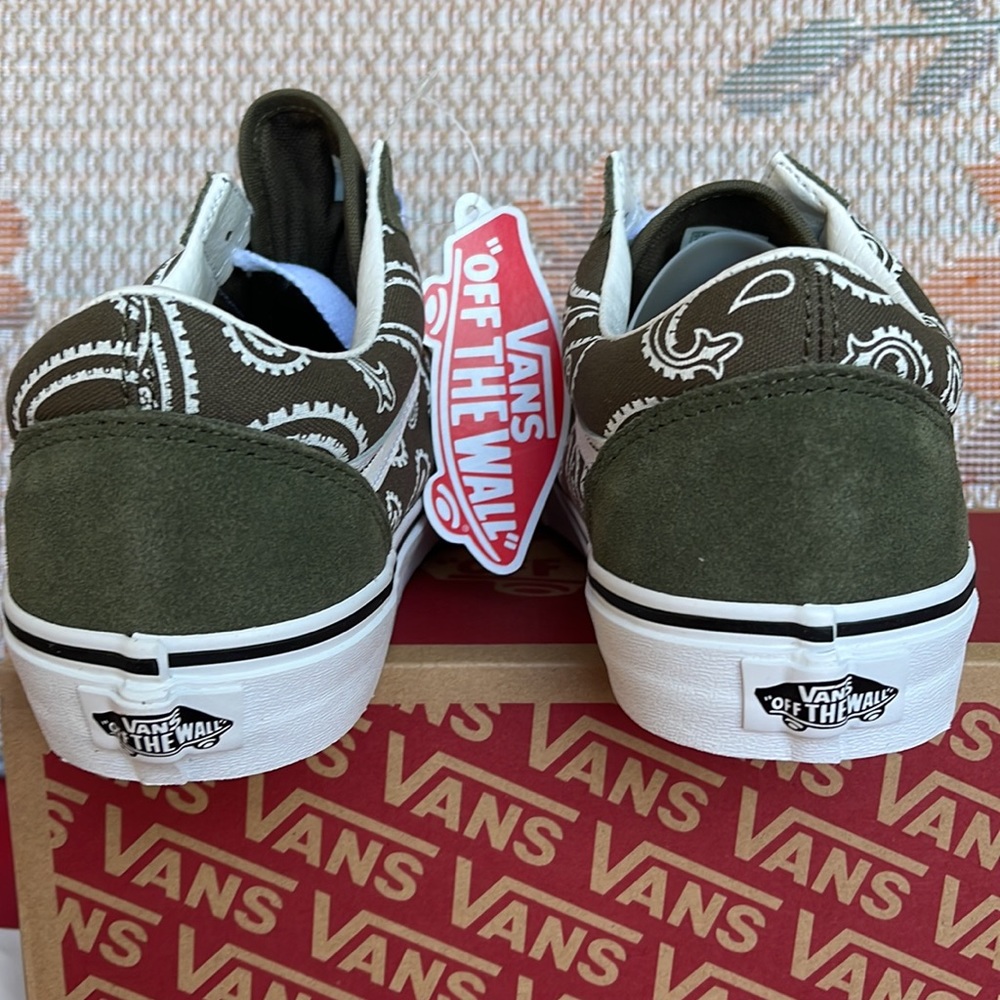 Vans Men’s Old Skool
(Peace Paisley) Grape Leaf 
VN0A5KRFBOF sneakers - Picture 14 of 16